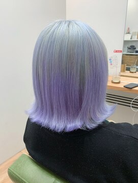 ヘアーベース(Hair Base) ホワイトから淡いパープルへ自然と繋がるグラデーションカラー