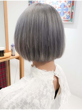 デイズ(days) カット＋アッシュグレージュブリーチ透明感カラーda412