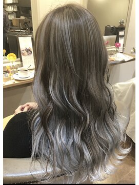 トリート 南行徳本店(TREAT) ホワイトバレイヤージュ