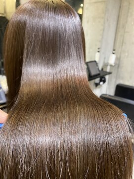 エヴァー(ever) 縮毛矯正/くびれヘア[表参道駅/原宿駅]