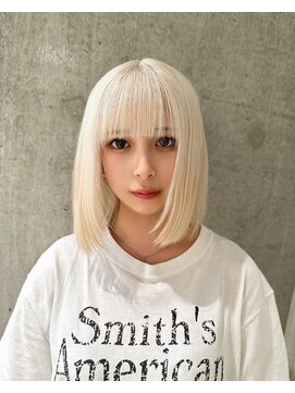 モニカ(MONIQA) ブロンド/ボブ