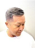 シルバーアッシュ刈り上げシチサン人気ビジネスマン