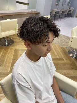 アレス バイ シカ 神戸三宮元町店(ALLES by Cica) 波巻きツイストスパイラルパーマツーブロック刈り上げ