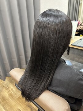 テーラ 南流山店(TELA) 自然なモノトーンブラック