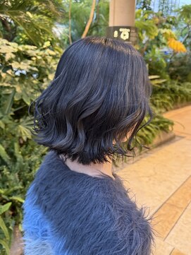 トッカ ヘアアンドトリートメント 難波店 ブリーチして作る透明感グレージュボブ