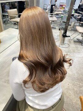 サンク 原宿 表参道(cinq) マロンベージュヘーゼルベージュカラー顔周りレイヤーカット原宿