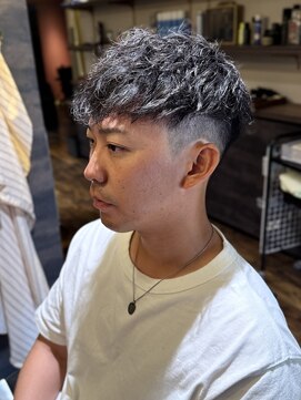 エクファフォーメン(EX-FA FOR MEN) MEN’S HAIR/サーフカール/刈り上げセンターパート/瀬田