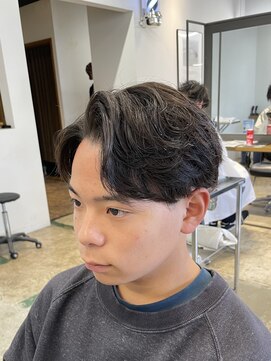 ザデイ カットアンドカルチャーショップ(THE DAY CUT&CULTURE SHOP) フェザーパーマ