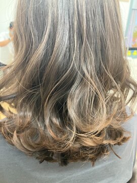 アトリエ ラブラドレッセンス(atelier labrado rescence) 大人ハイライト