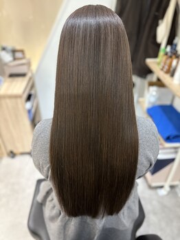 エスト(est)の写真/駅直結で雨に濡れず来店可能◎乾燥、パサつき、うねりなど様々なお悩み解決！あなたの美を引き出します
