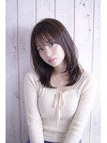 リビンバイアフロート(Livin by afloat)&nbsp;20代30代40代大人レイヤー　ラベンダーベージュ前髪あり