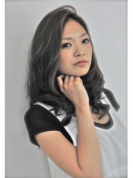 レーザ(reza HM) 大人かわいいナチュラルウェーブ×シルキースノーアッシュ