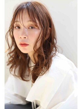 ミューズ(Meuz) 鎖骨レイヤー×透明感カラー