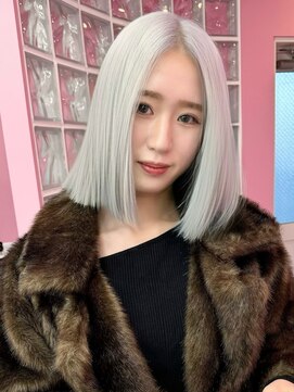 ミテ ナゴヤ(mite nagoya) ホワイトシルバー / エフェクトブリーチ / ハイトーン / 名駅