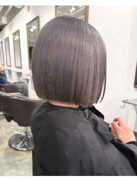 アルトラ(ALTLA) 切りっぱなしボブ×シルバーグレー