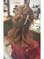 グレースモア(Grace More)&nbsp;(久留米／西原)編み込みお団子風ハーフアップ♪♪