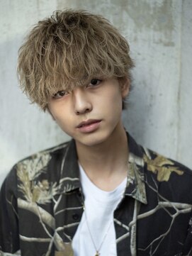 オーシャントーキョーオーバー 渋谷(OCEAN TOKYO OVER) 韓国ヘアカルマパーマコンマバングセンターパート黒髪ウルフ