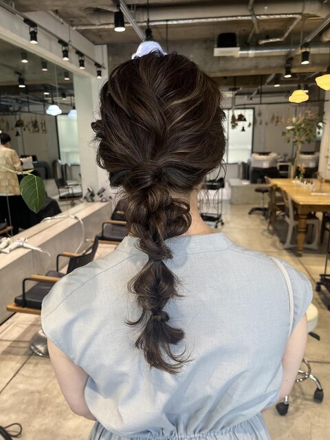 編みおろしヘアアレンジ