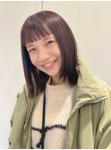 前髪ありピンクボブオン眉長めボブ顔周りレイヤー