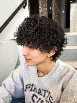 メンズサロン ガウディ 三宮店(men's salon Gaudi)の写真/【阪急三宮駅徒歩3分/21時迄営業☆】<カット+パ-マ+ヘッドマッサ-ジ¥7800>"抜け感"から醸し出す男の色気