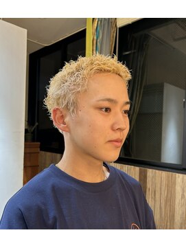 ビハインドザカーテン(BEHIND THE CURTAIN) 【外国人風パーマ】メンズショート