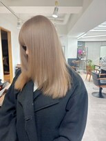 ネオリーブ クーロ(Neolive curro) ミルクティーベージュ×ブリーチありのダブルカラー