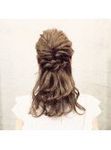 ミディアムルーズハーフアップ☆