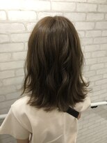 ヘアーアンドラッシュ ジーナ(Hair&Lash Jiina) ベージュカラー外ハネ