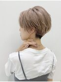大人女子前下がり刈り上げショート ミルクティーベージュ K09-27