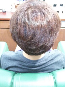 ナンバーエイト(number eight) ふわっと丸み重ためボブ×大人女子ブリーチなしカラー