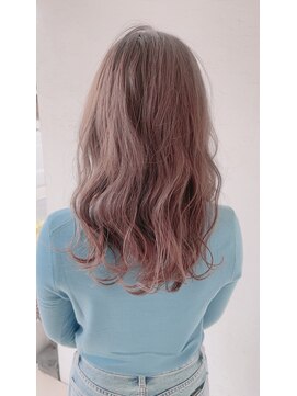 プラハファインワークス(+HER fine works) ◆ロング×グレージュブラウン×波ウェーブ◇