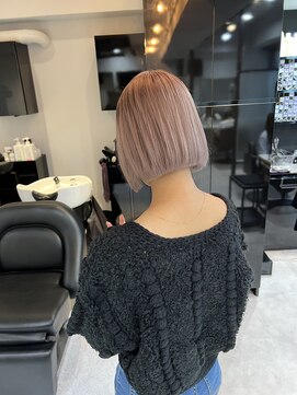 フェルーナ(FERNA) ホワイト×ミニボブ
