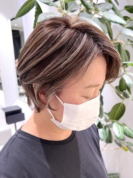 ステア ケース(stair case) メリハリハイライトで立体感 脱白髪染めグレージュ 40代50代60代