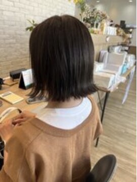 カナリーバイマカロア(CANARY by Makaloa) 切りっぱなしボブ×オリーブカラー　２０代３０代４０代