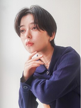 ガーランドツー(Garland 2F) 大人ナチュラルショートヘアクビレイヤーグレージュカラー暗髪