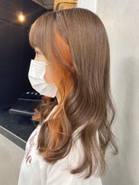 キラ 原宿(KILLA)&nbsp;グレーベージュ_レイヤーロング_インナーカラーイヤリングカラー