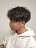 刈り上げショートセンターパートツイストスパイラルパーマ