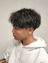 ニアウ 伊勢崎連取店(Niau)&nbsp;刈り上げショートセンターパートツイストスパイラルパーマ