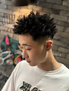 フォーコーナーズカットショップスリーセント 栄(FourCornersCutShop 3/cent) スパイキーアフロ