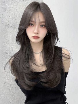 ユーフォリア 渋谷グランデ(Euphoria SHIBUYA GRANDE) 渋谷 韓国ヘア 顔周りレイヤー 小顔カット 透明感カラー