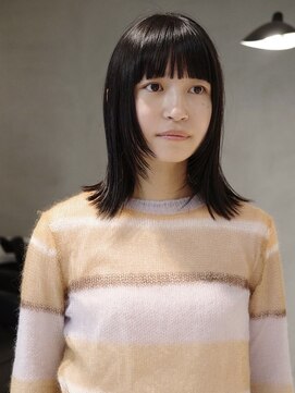 スク(SUKU) 厚めバング×透明感カラー