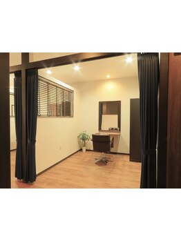 【五香の完全個室サロン】3席のみのプライベートサロン♪周りの目を気にせず、落ち着ける完全個室を完備。