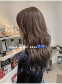 ｢グレージュ×インナーネイビー｣