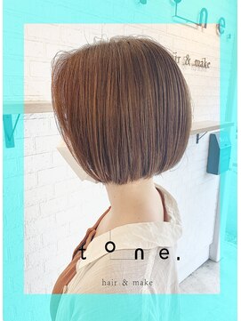 トーン 上大岡(tone.) 大人かわいいミルクティーベージュ前下がりショートボブ 2021s/s