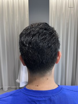 カラン(Calin) 毛流れショート◎刈り上げ　アップバング