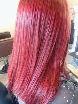 ナンバー エミライ 溝の口(N° emirai) ビビットなレッドカラー