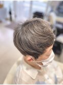 白髪を活かす、脱白髪染めカラーのグレージュ