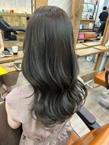 オリーブベージュ　グレージュ　韓国風エギョモリ　大人ガーリー