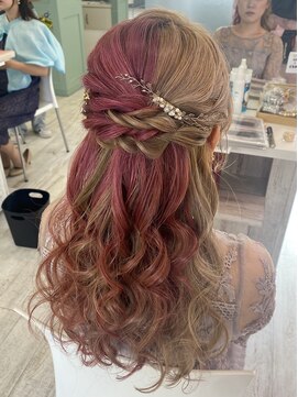 ルナクレセント (Luna crescent) ねじりハーフアップ