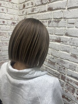 メゾンドムニ 恵比寿(Maison de MUNi) セミディレイヤーカットシアーカラーオリーブベージュ20代30代